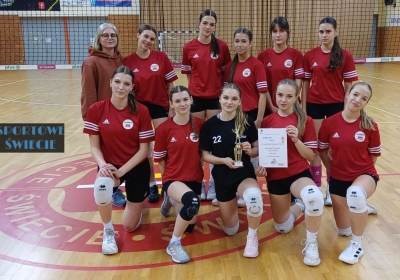 I LO Świecie odebrało mistrzostwo „Białemu” w siatkówce dziewcząt [ZDJĘCIA]