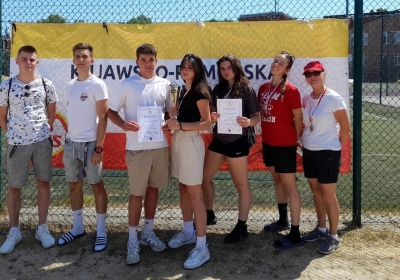 Dziewczyny z I LO Świecie trzecie w województwie w siatkówce plażowej