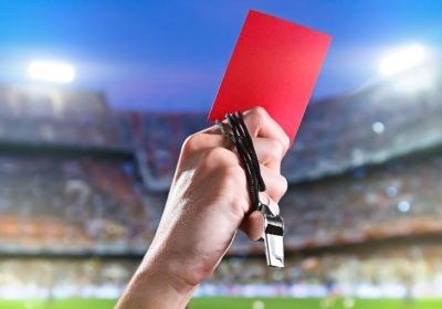 Przerwany mecz Gromu Osie. Rywale z czterema czerwonymi kartkami