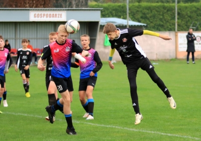 Trampkarze Strażaka Przechowo lepsi od Feniksa Jeżewo [ZDJĘCIA]