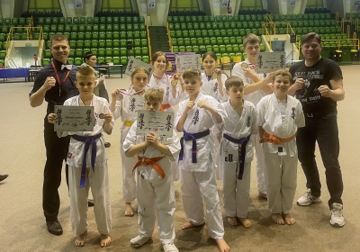 Sześć medali młodych karateków ze Świecia w mistrzostwach okręgu