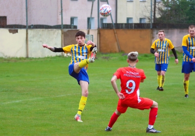  Pierwsza porażka Strażaka, Gwiazda już w czołówce tabeli