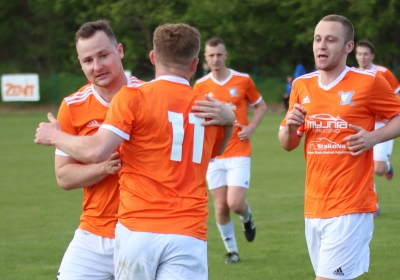 Wisła Gruczno goniła i dogoniła rezerwy Unii, hat-trick Dawida Wietrzykowskiego