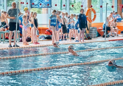 Zawody pływackie w Świeciu. 22 medale pływaków Olimpii [WYNIKI, WIDEO]