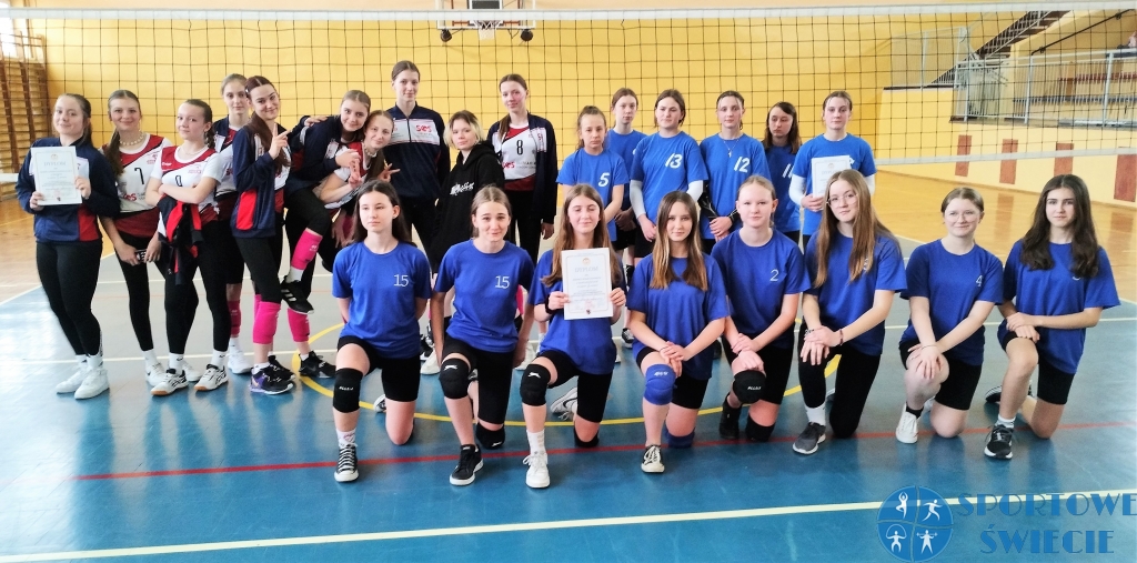 Szybki awans do półfinału siatkarek z „Ósemki” [ZDJĘCIA]
