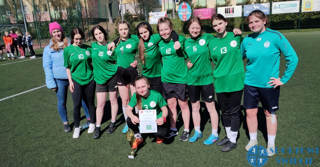 Dziewczyny z ZSM Świecie mistrzyniami powiatu w piłkę nożną [ZDJĘCIA, WIDEO]