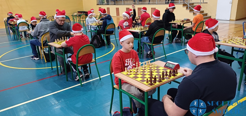 Mikołajkowy szach-mat w „Ósemce” [ZDJĘCIA]