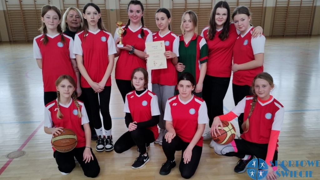 Podwójny koszykarski triumf „Piątki” w powiatowych igrzyskach