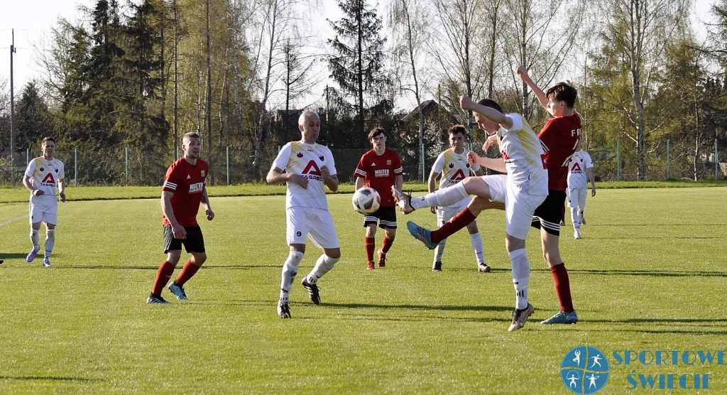 B klasa. Zryw, Czarni i Wisła uciekają Tęczy