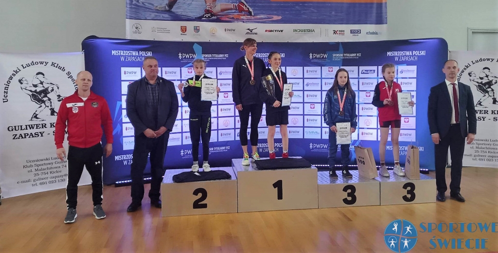 Małgosia Bonna wicemistrzynią Polski młodziczek w zapasach kobiet