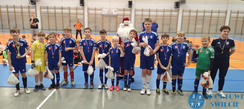 Orlicy Wdy Świecie najlepsi w mikołajkowym turnieju Feniksa Jeżewo