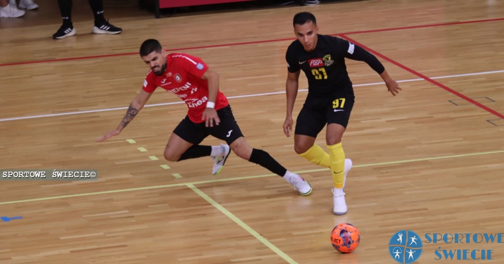 Czerwone Smoki zatrzymały rewelacyjnego beniaminka [ZDJĘCIA]