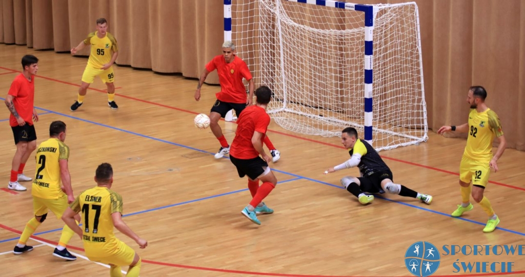 Świeckie Pantery wyszarpały wygraną Czerwonym Diabłom [ZDJĘCIA]