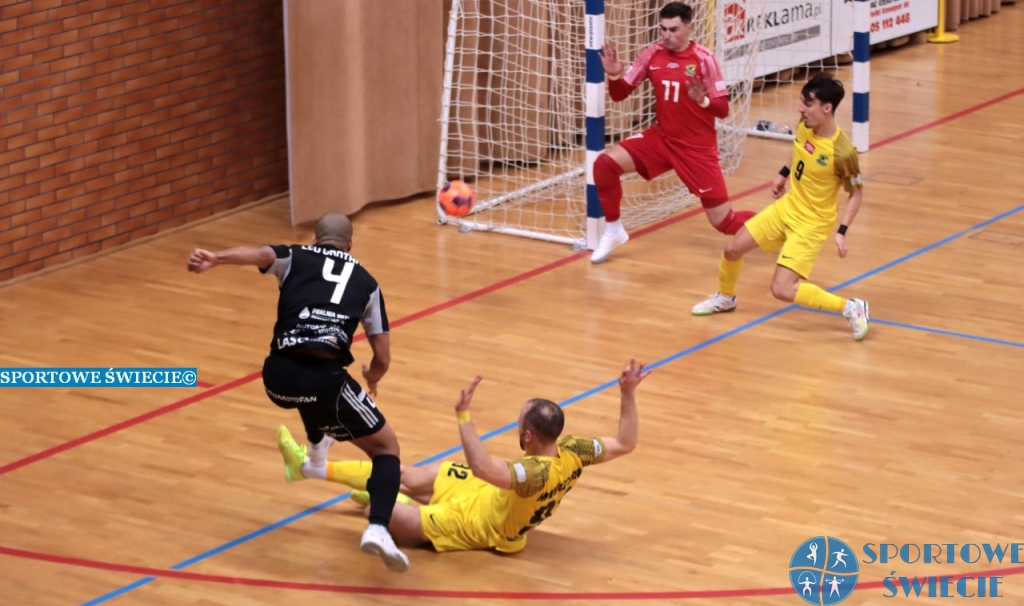 Eurobus Przemyśl musiał się mocno natrudzić, by wygrać w Świeciu