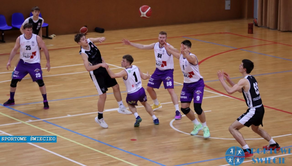 Dwunaste zwycięstwo ŚKK Świecie w sezonie. Udany rewanż na ŁKS-ie [ZDJĘCIA]