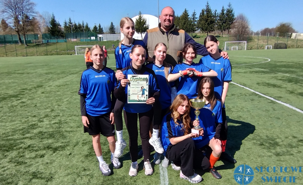IMS. Dziewczyny z SP nr 2 Świecie najlepsze w gminie w piłce nożnej