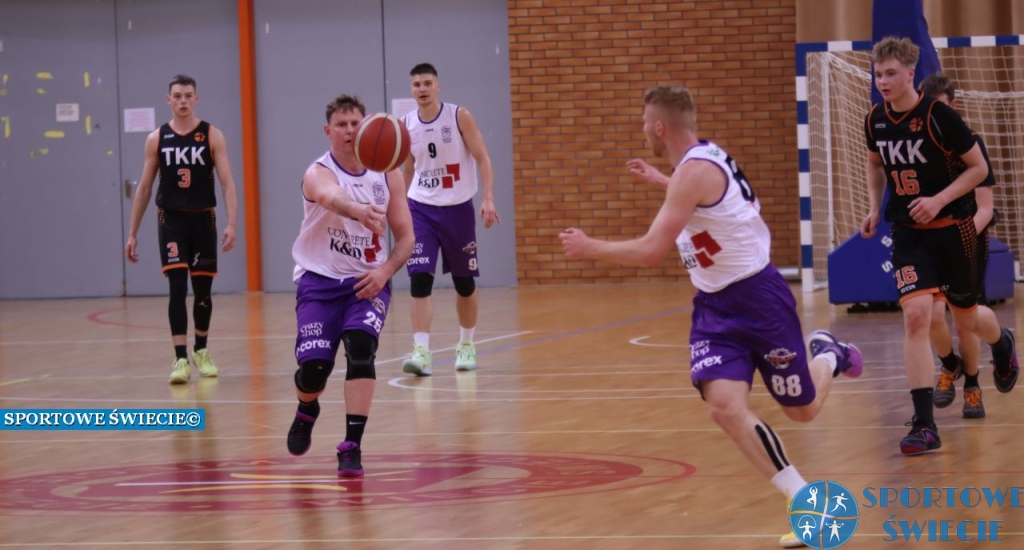 Ależ im nawrzucali. ŚKK Świecie gromi TKK Tomaszów Maz. [ZDJĘCIA]