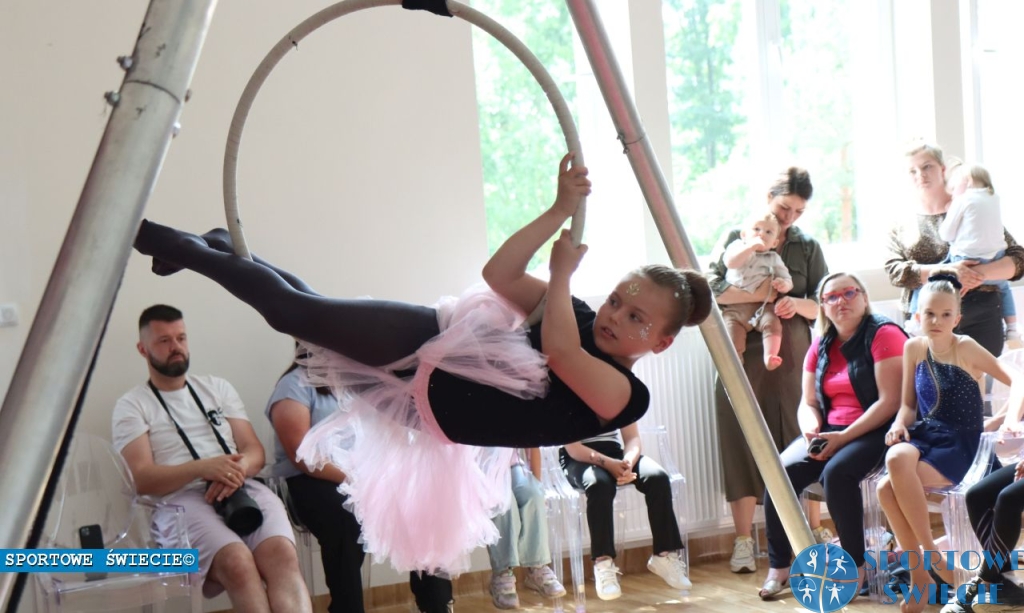 Akrobatyczne show na kołach i hamakach dziewczynek z Active Life [ZDJĘCIA]