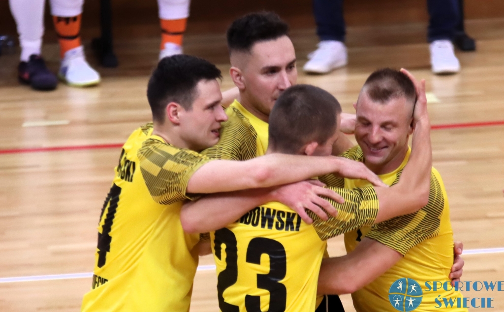 Trzy hat-tricki w derbach z TAF Toruń. Wysoka wygrana Futsalu Świecie