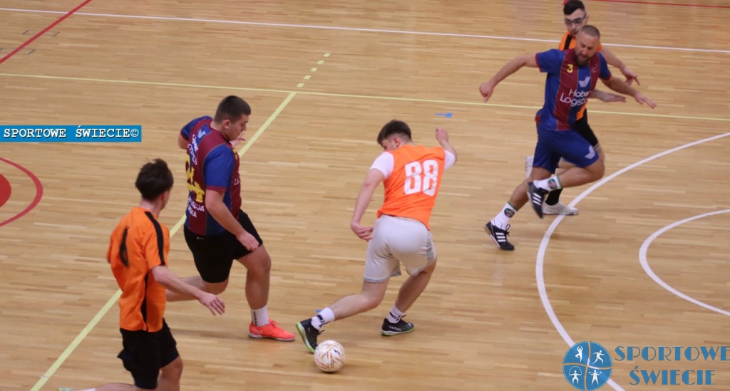 ProfTools Liga 19. Druga wygrana mistrza, udany debiut Amatorów [WYNIK, STRZELCY, ZDJĘCIA/