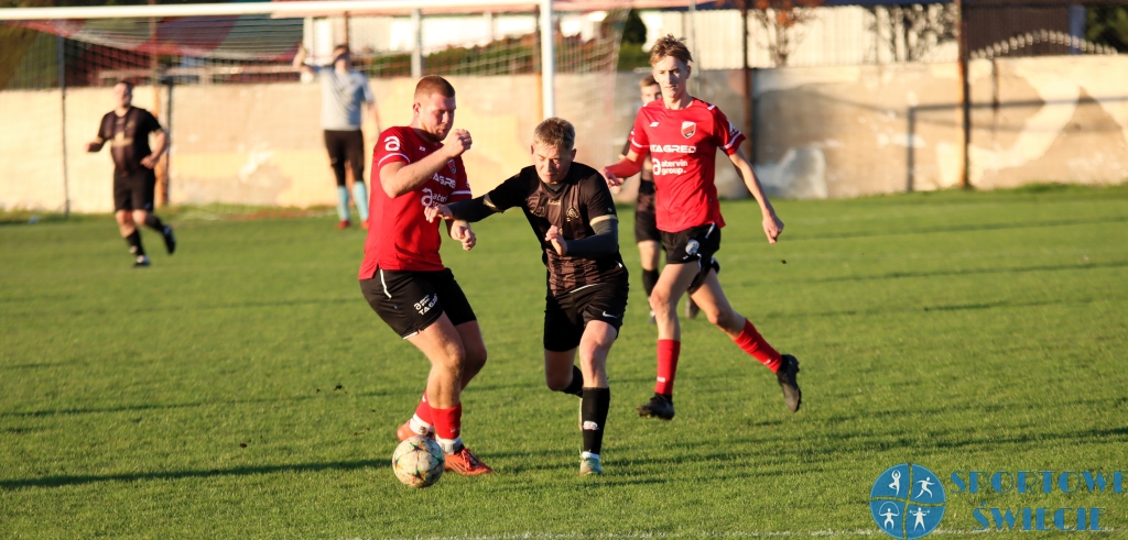 B klasa. Start Warlubie i Wisła Nowe powiększyli przewagę