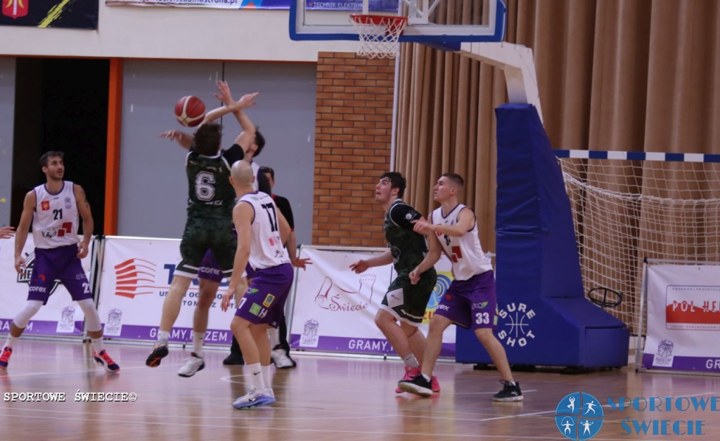 ŚKK Świecie wygrał z Fundacją „Z Koszykówką w Sercu” [ZDJĘCIA]