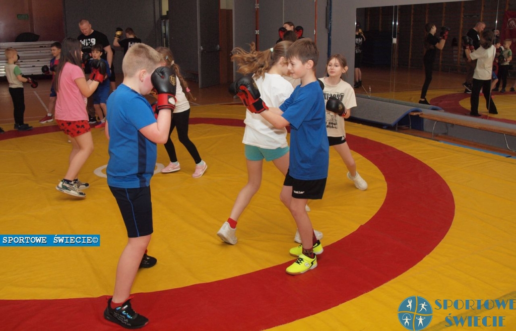 Sportowe ferie w hali zakończone. Nudy nie było [ZDJĘCIA]