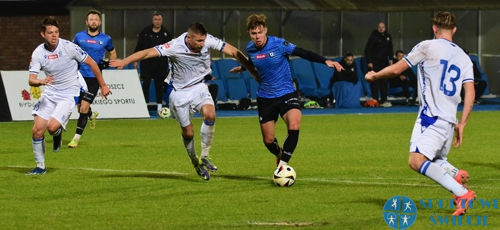 Zawisza Bydgoszcz znów liderem. Wda Świecie nadal dziesiąta